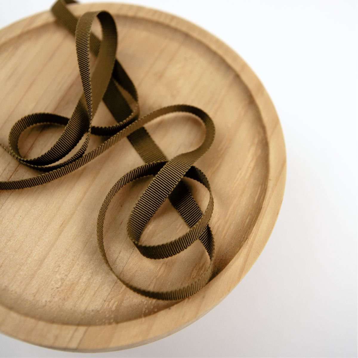 Example of Folio's rayon grossgain ribbon